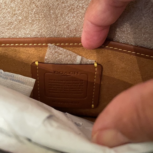 New Coach crossbody light beige 18-20 inches drop. - Picture 6 of 12